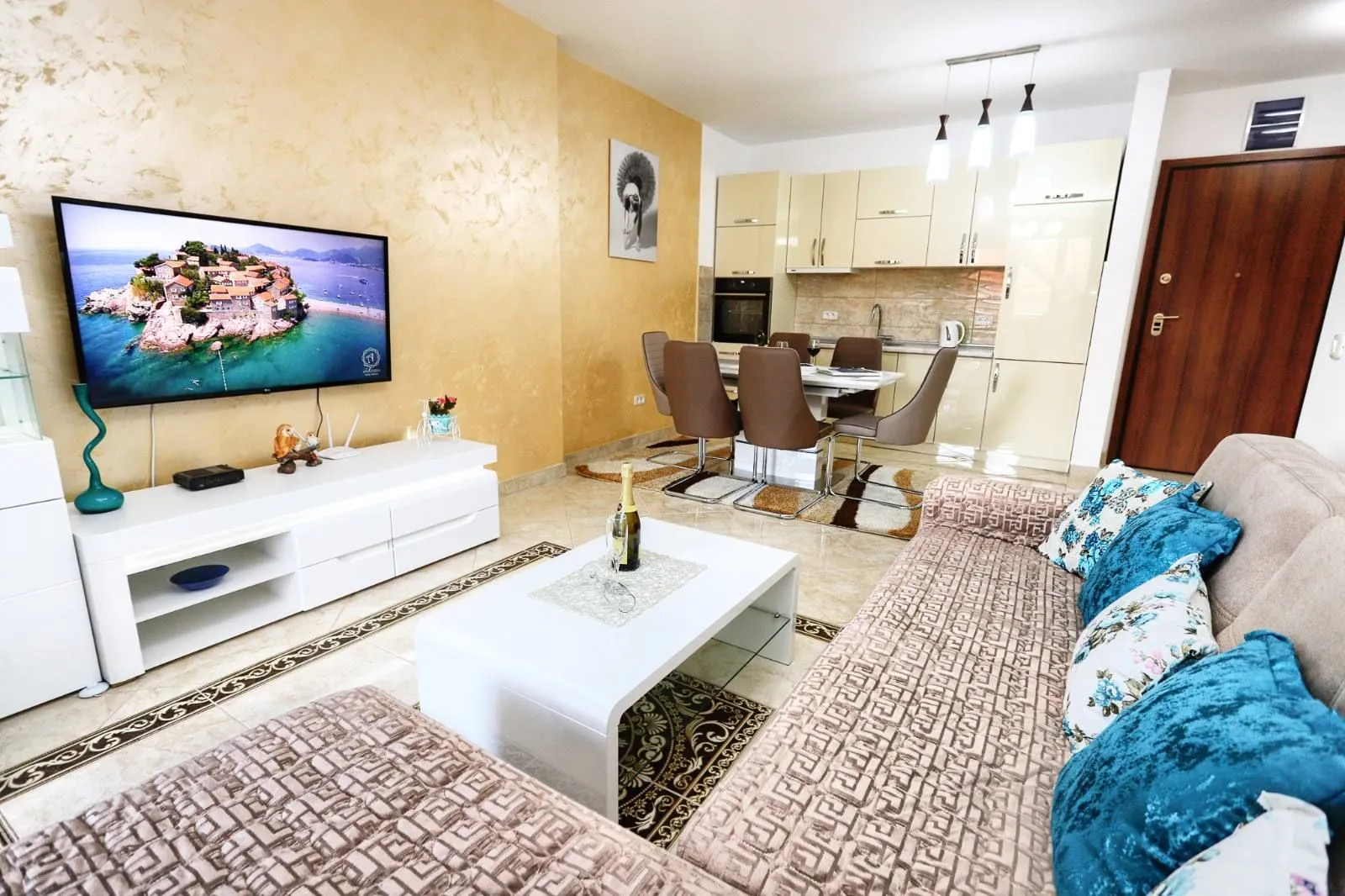 Sale, one bedroom apartment, 58m², Bečići, Budva