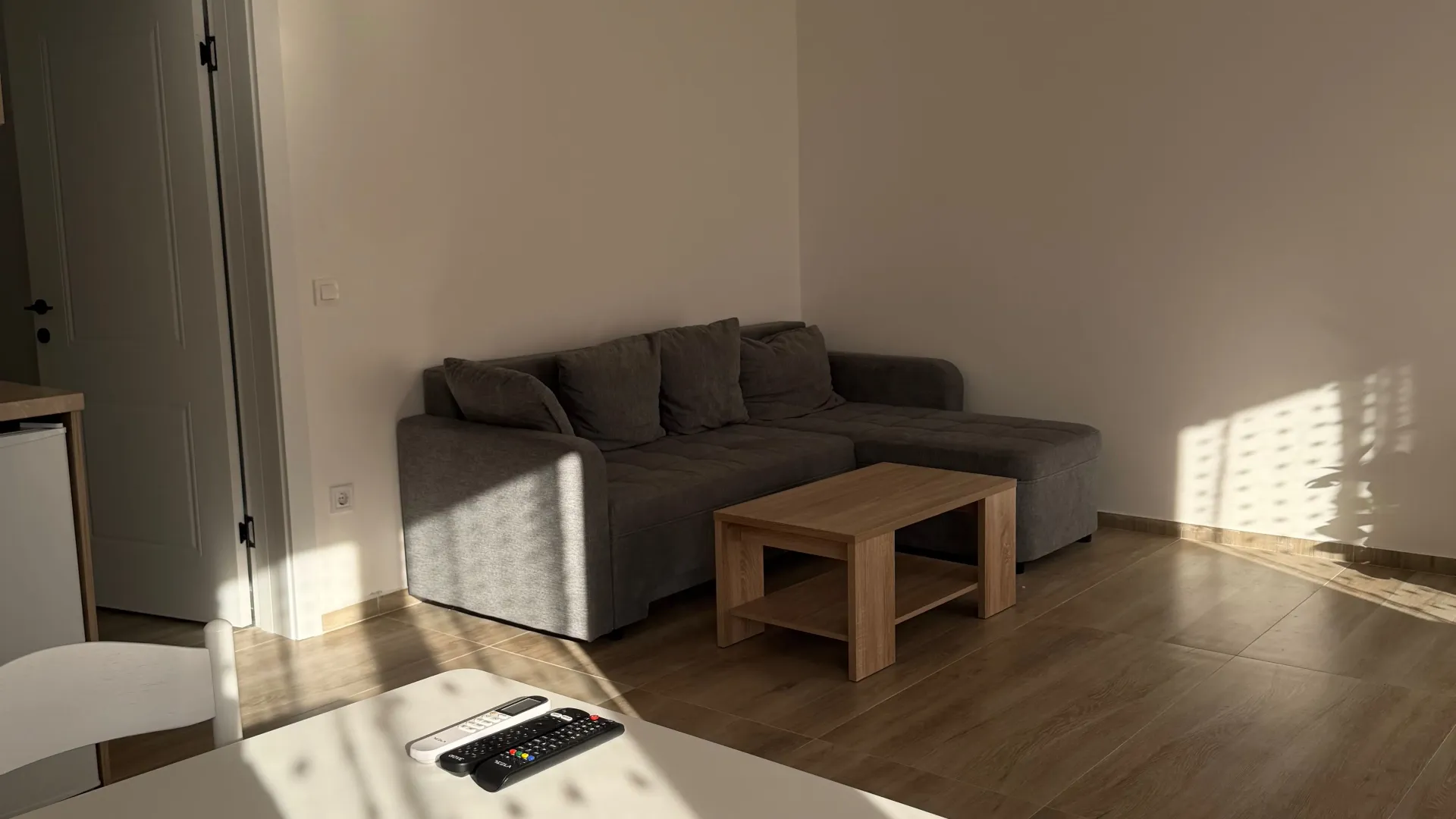 Izdavanje, dvosoban stan, 66m², Bonići, Tivat