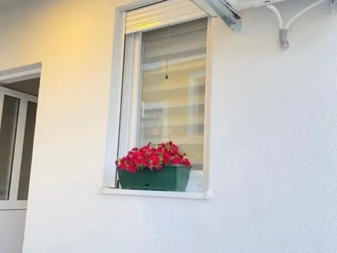 Rent, studio apartment, 35m², Gradiošnica, Tivat - image 11