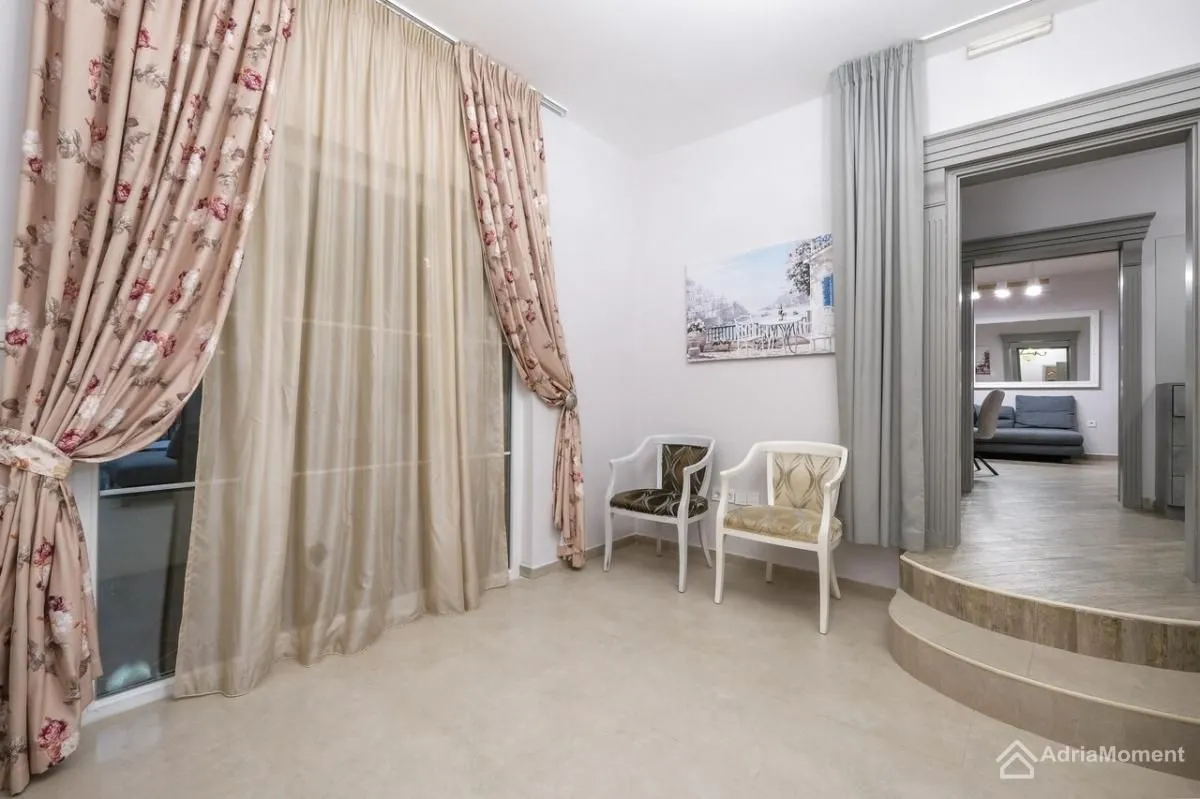 Prodaja, kuća, 198m², Tivat, Crna Gora