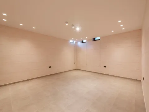 Prodaja, kuća, 492m², Mareza, Podgorica - image 38