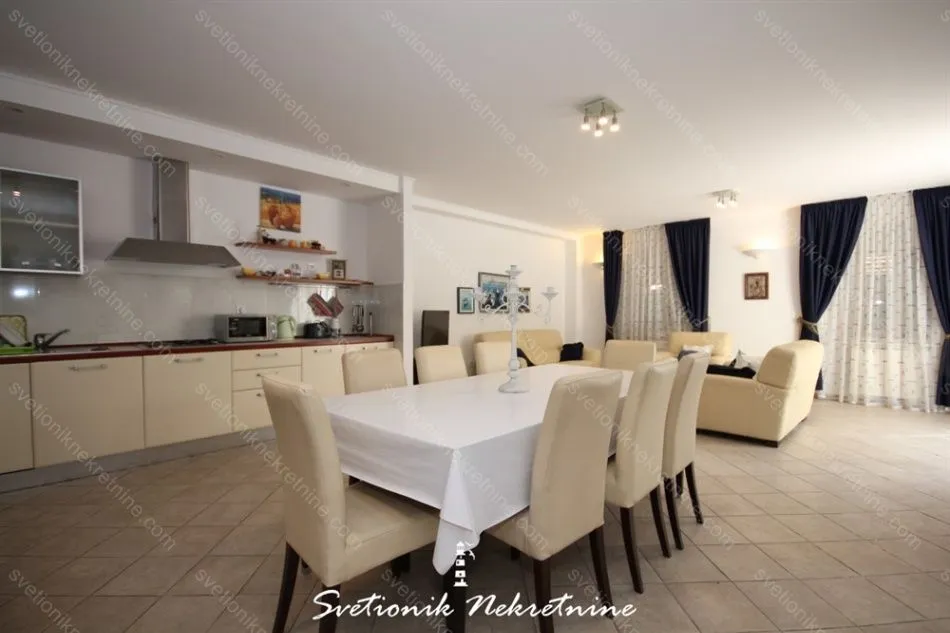 Prodaja, petosoban stan, 230m², Meljine, Herceg Novi