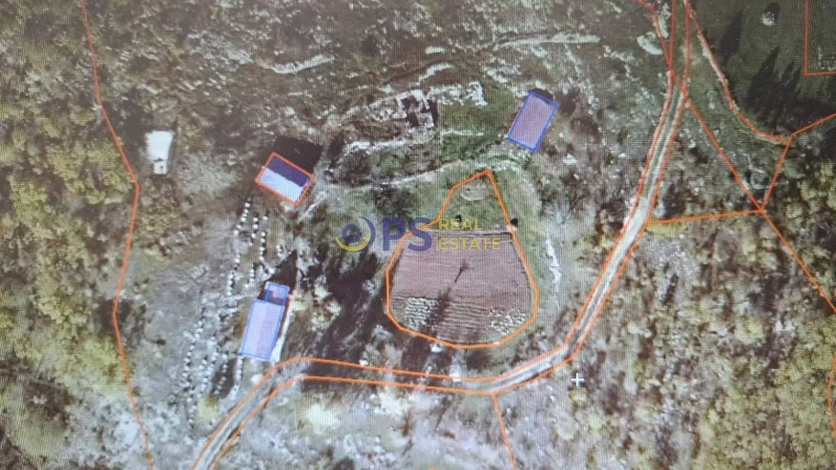 Prodaja, plac, 140m², Cetinje, Crna Gora