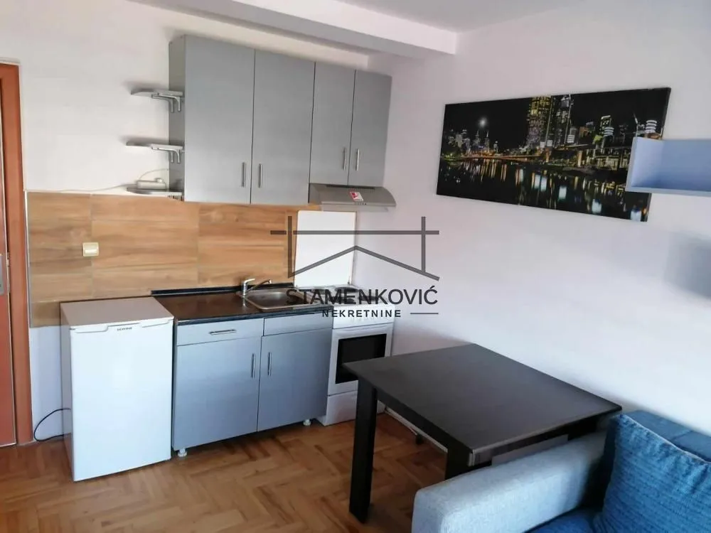 Prodaja, stan, 22m², Bulevar patrijarha Pavla, Novi Sad Sve Podlokacije