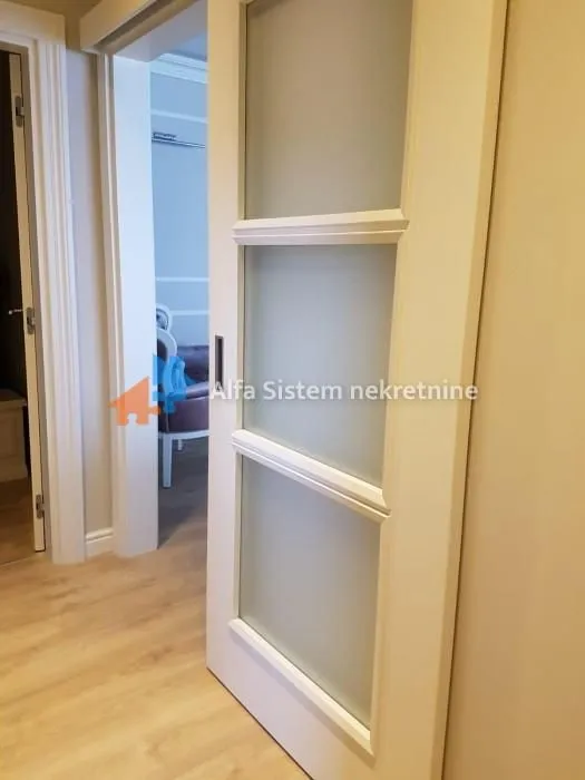 Izdavanje, stan, 215m², Savski Venac, Beograd