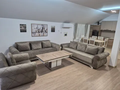 Rent, house, 120m², Momišići, Podgorica - image 2
