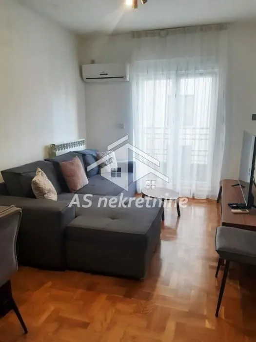 Izdavanje, dvosoban stan, 42m², Vukov Spomenik, Zvezdara Sve Podlokacije