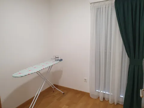 Izdavanje, trosoban stan, 100m², Pod Kuk, Tivat - image 6