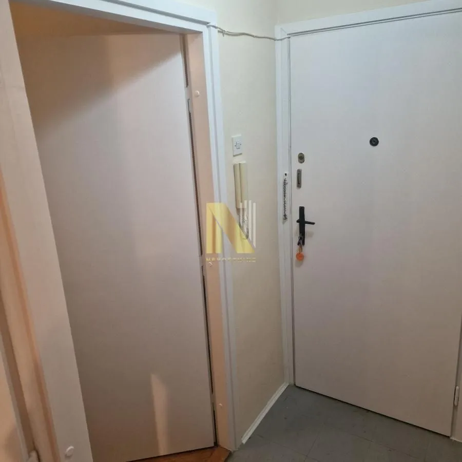 Izdavanje, jednosoban stan, 31m², Bulevar Oslobodjenja, Novi Sad Sve Podlokacije