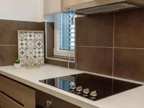 Izdavanje, stan, 70m², Centar, Tivat - image 5