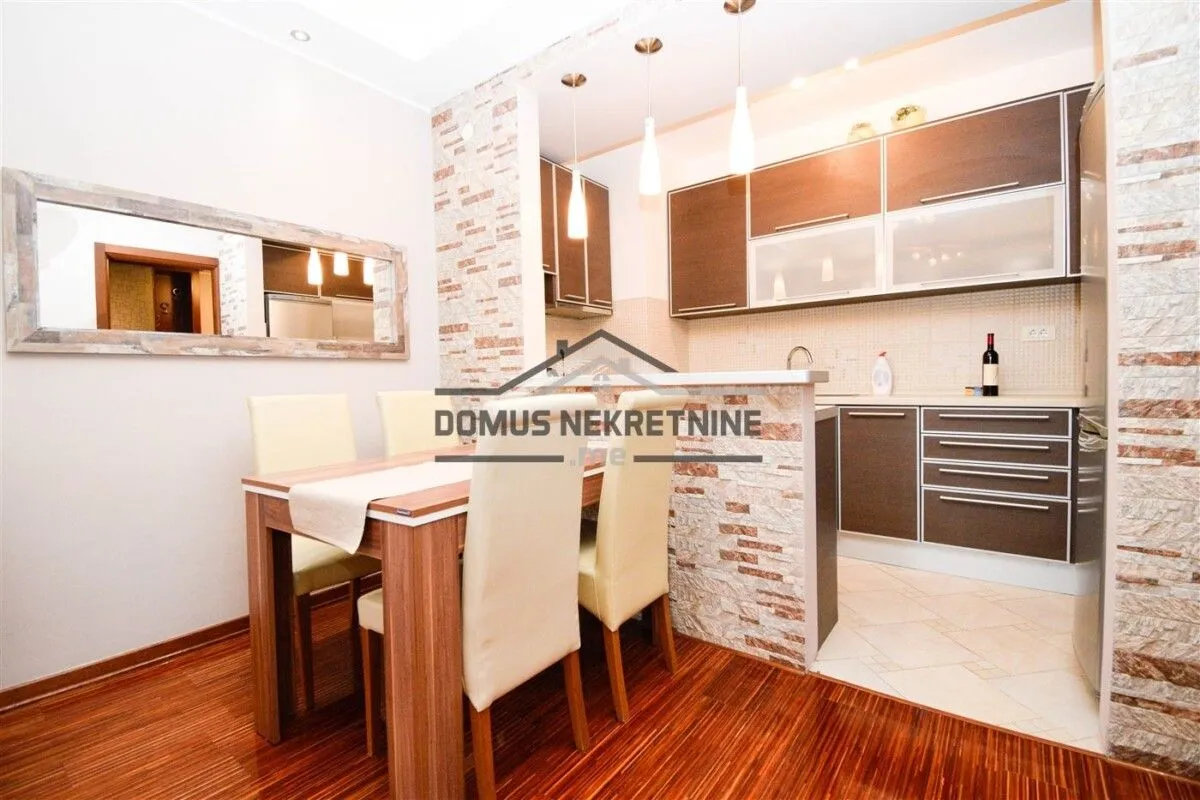 Izdavanje, dvosoban stan, 70m², Gorica C, Podgorica