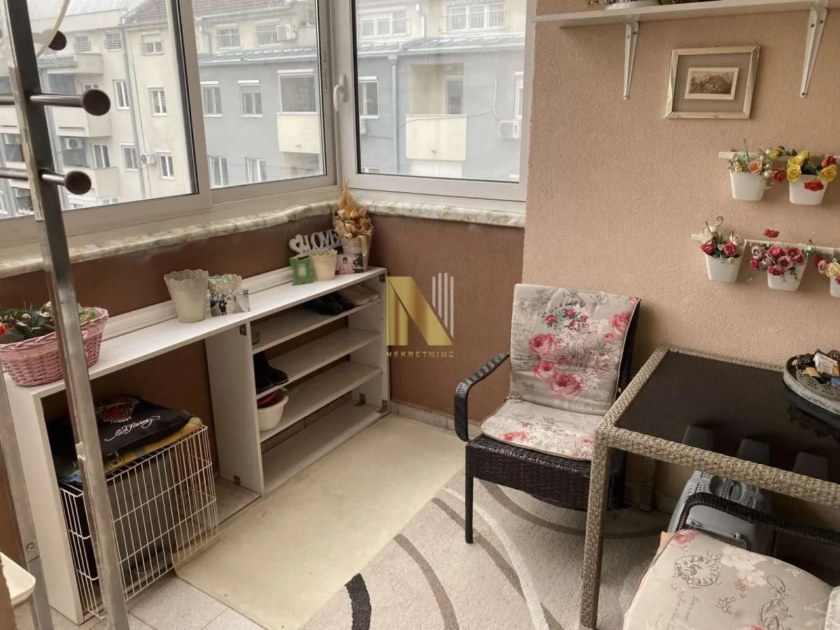Prodaja, četvorosoban stan, 120m², Novo naselje, Novi Sad