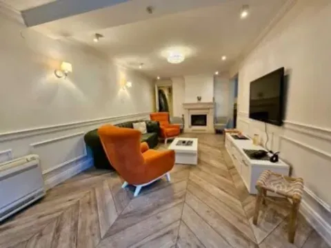 Izdavanje, trosoban stan, 147m², Gorica C, Podgorica - image 2