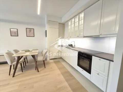 Izdavanje, trosoban stan, 78m², Savski Venac, Beograd - image 3