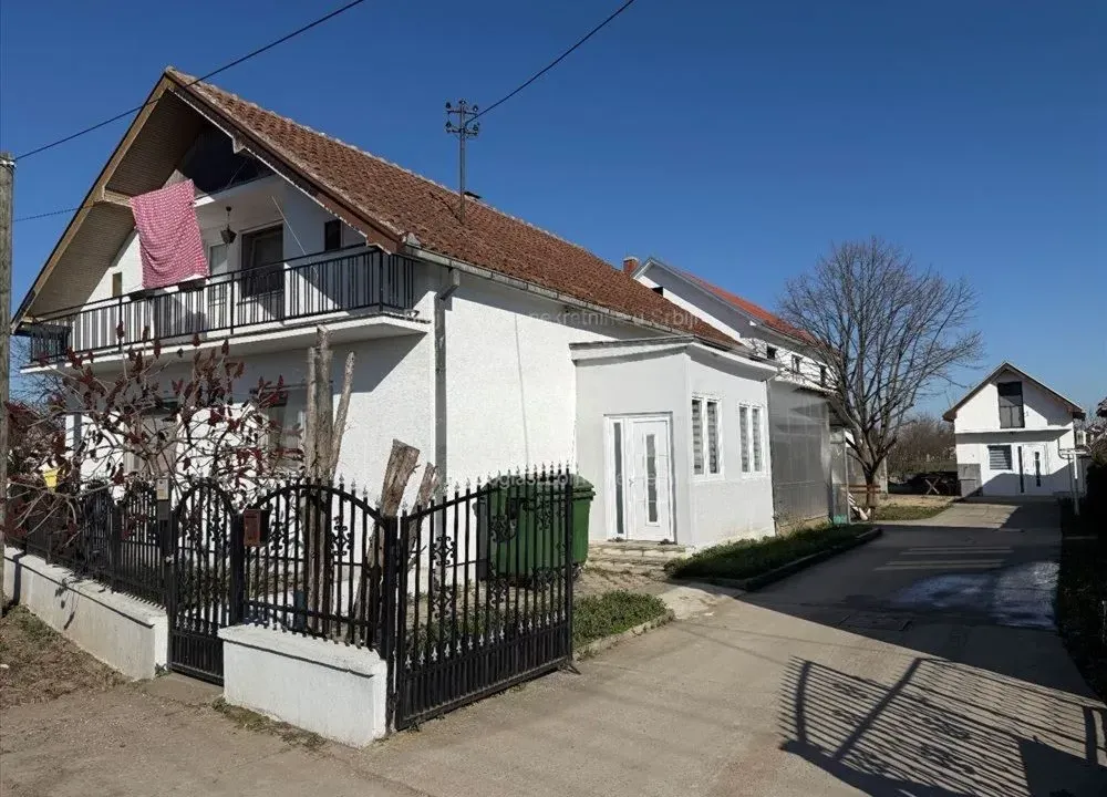 Sale, house, 274m², Centar, Stara Pazova