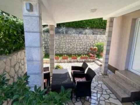 Izdavanje, jednosoban stan, 40m², Kavač, Kotor - image 2