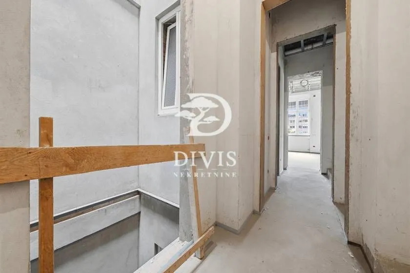 Sale, apartment, 642m², Vračar Sve Podlokacije, Beograd