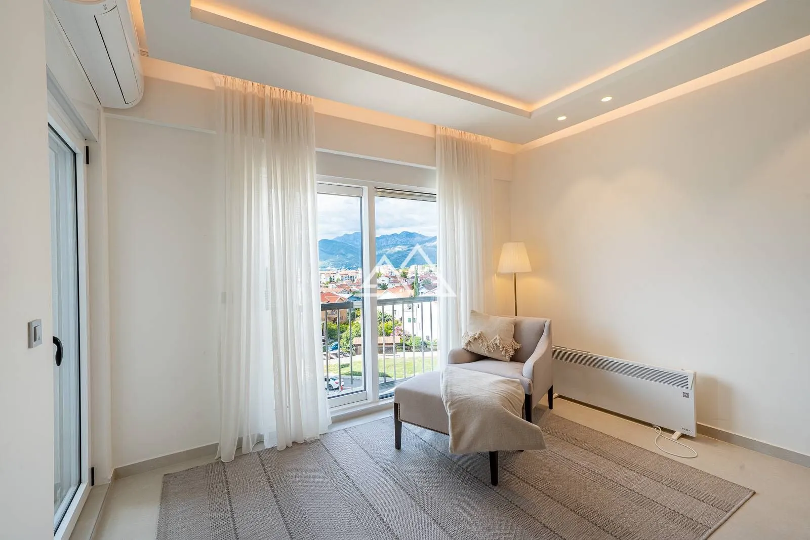 Prodaja, dvosoban stan, 122m², Tivat, Crna Gora