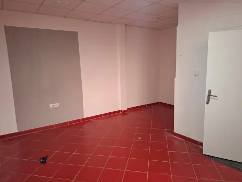 Rent, office space, 24m², Pažići, Danilovgrad - image 5