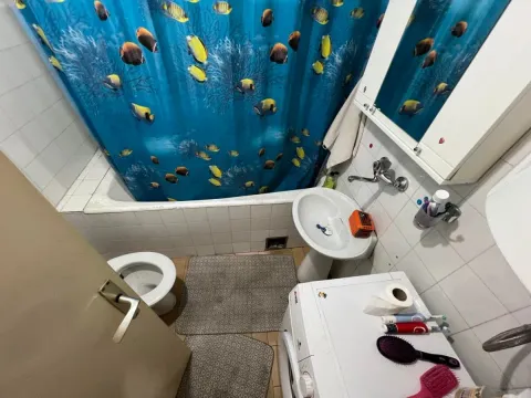 Izdavanje, dvosoban stan, 73m², Centar, Cetinje - image 8