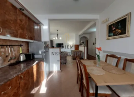 Izdavanje, dvosoban stan, 75m², Dobrota, Kotor - image 9