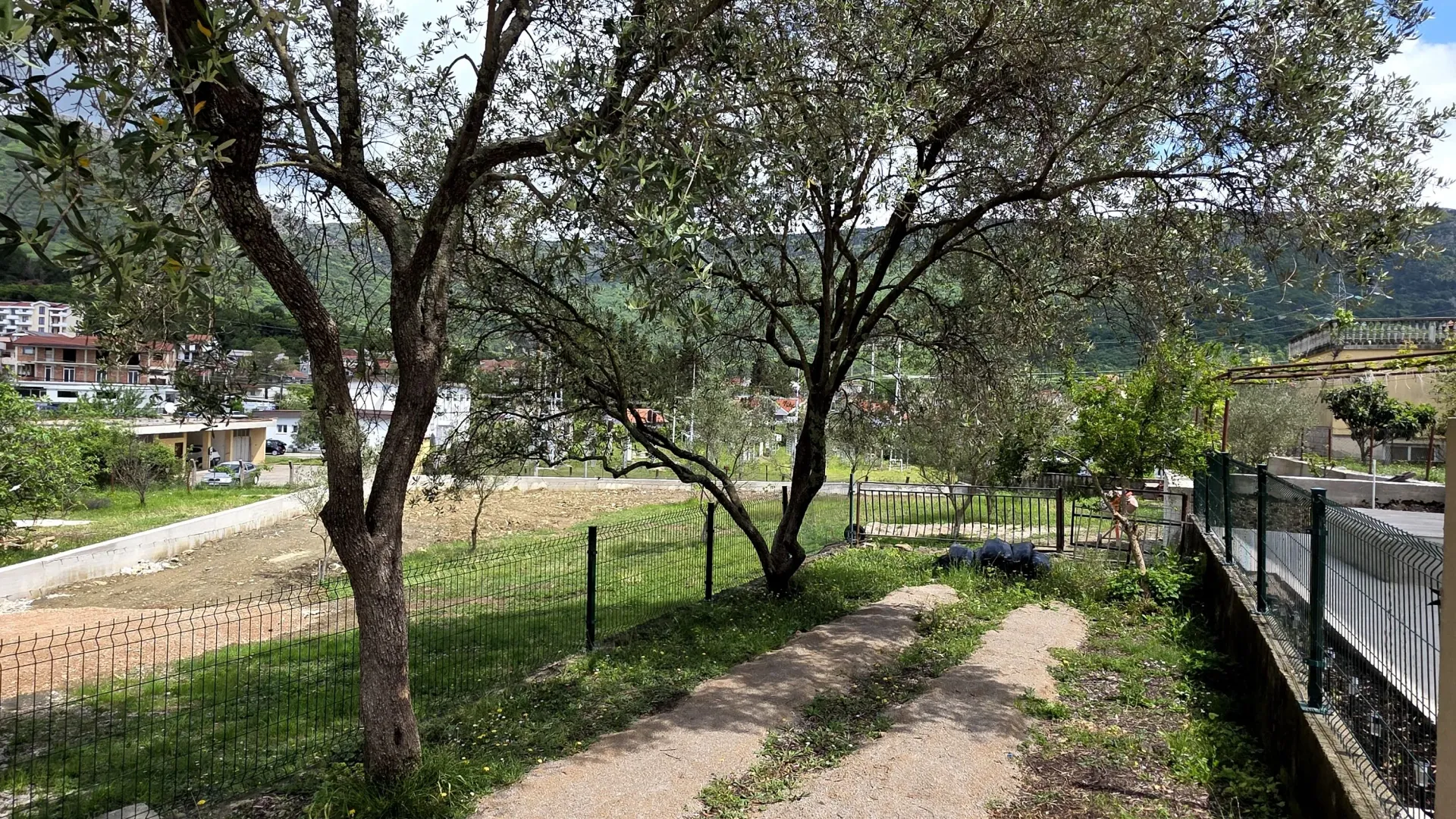 Izdavanje, trosoban stan, 70m², Mrčevac, Tivat