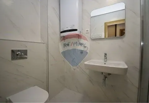 Izdavanje, jednosoban stan, 50m², City Kvart, Podgorica - image 6