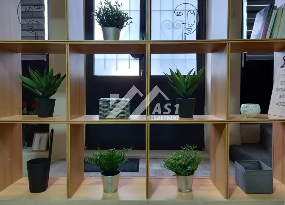 Izdavanje, jednosoban stan, 33m², Podbara, Novi Sad Sve Podlokacije