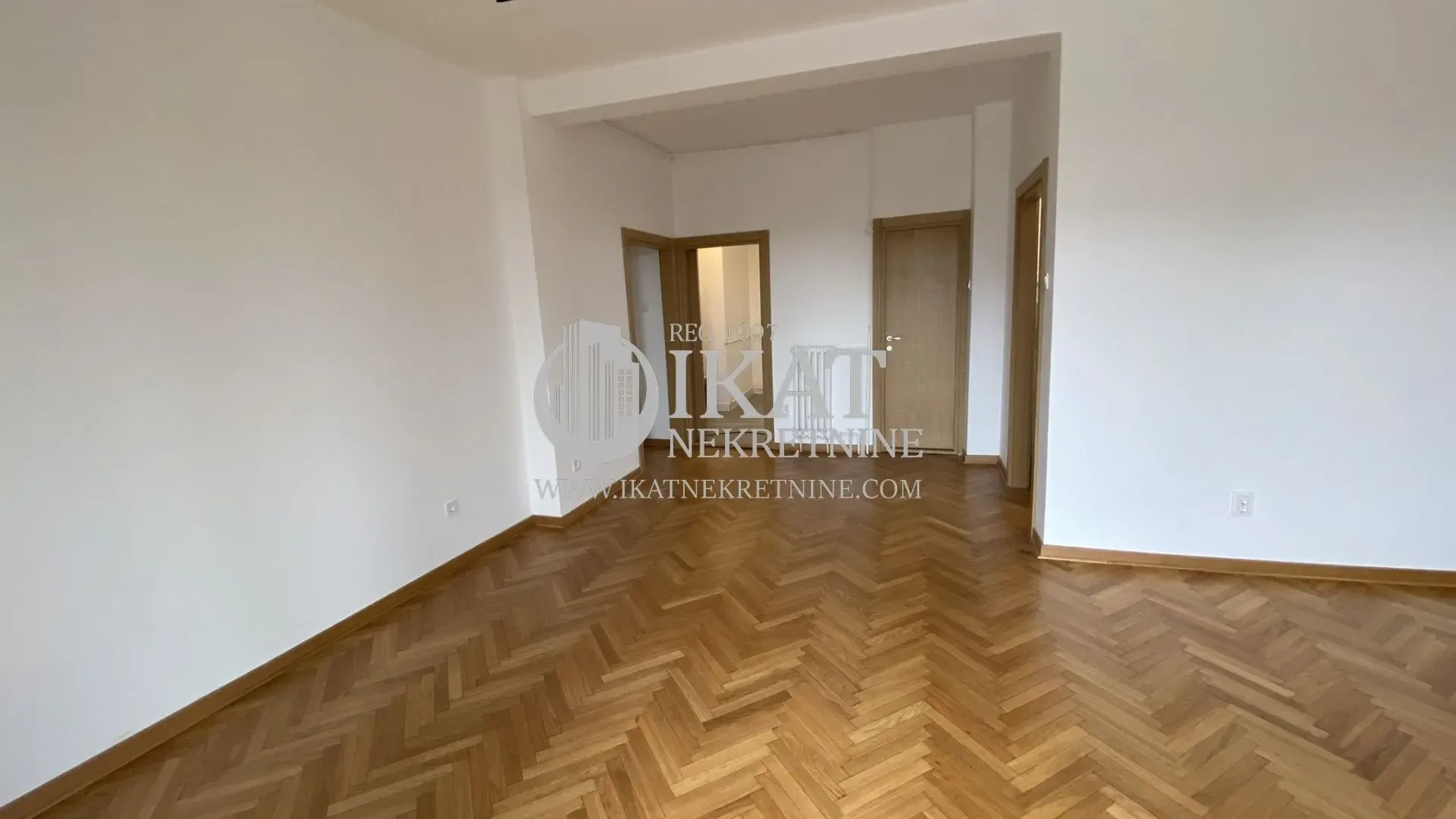Rent, four bedroom apartment, 105m², Slavija, Vračar Sve Podlokacije