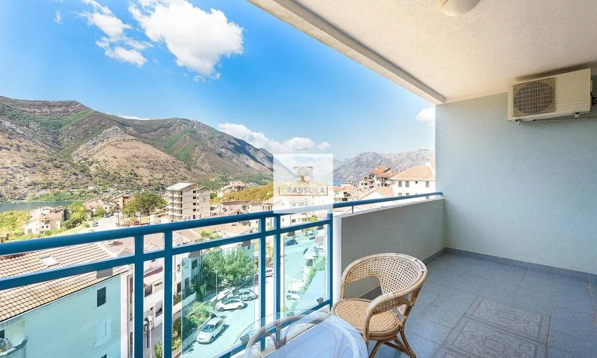 Sale, studio apartment, 50m², Dobrota, Kotor
