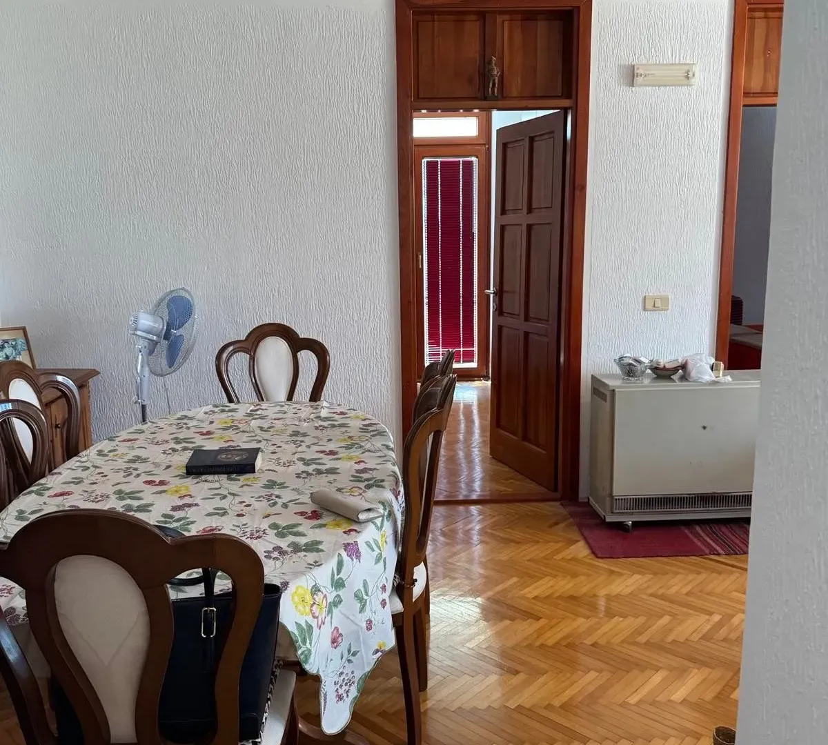 Prodaja, trosoban stan, 75m², Centar, Bar