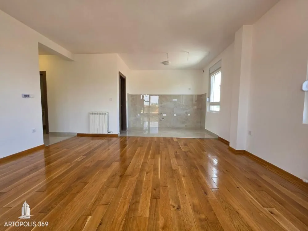 Prodaja, dvosoban stan, 82m², Batajnica, Beograd
