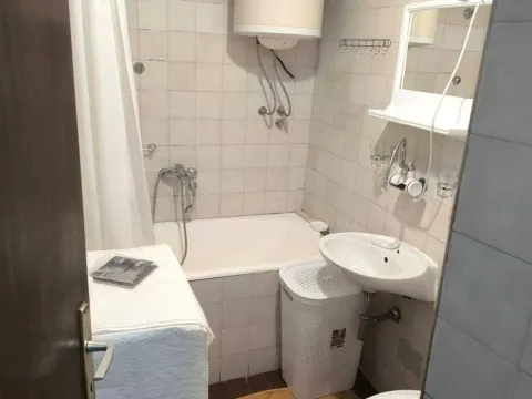 Rent, studio apartment, 35m², Tuški Put, Podgorica - image 9