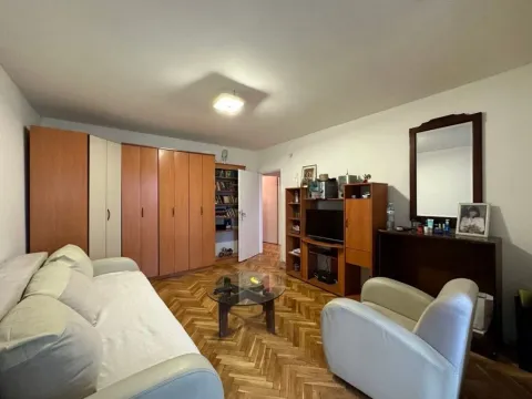 Prodaja, stan, 70m², Hala Pionir, Palilula Sve Podlokacije - image 2