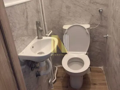 Izdavanje, trosoban stan, 65m², Centar, Novi Sad - image 10