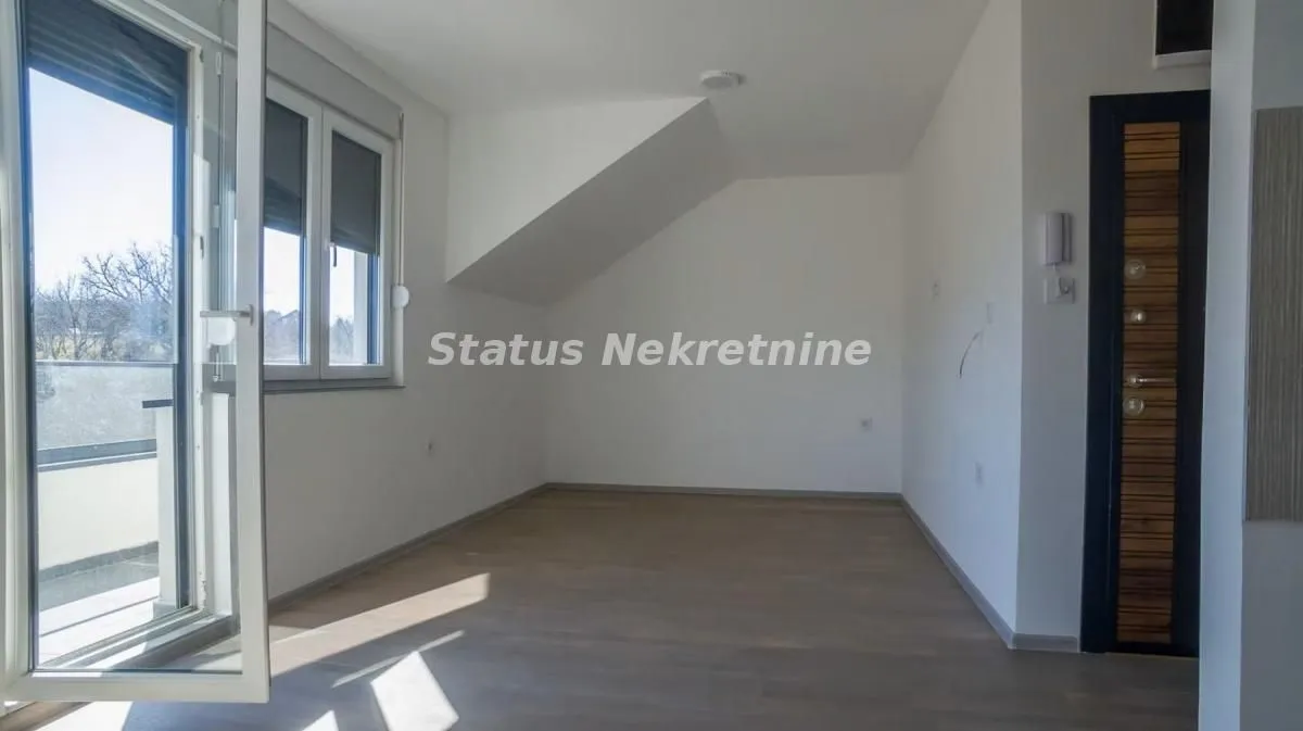 Prodaja, trosoban stan, 78m², Petrovaradin, Novi Sad
