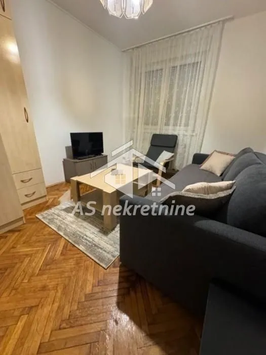 Izdavanje, četvorosoban stan, 79m², Autokomanda, Voždovac Sve Podlokacije