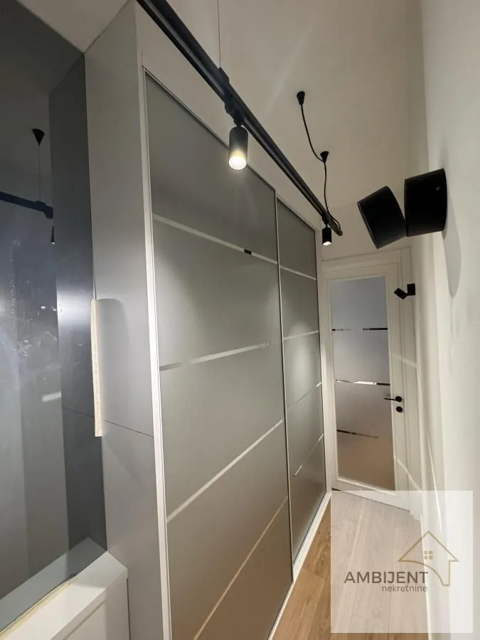 Izdavanje, jednosoban stan, 32m², Stari Grad, Beograd