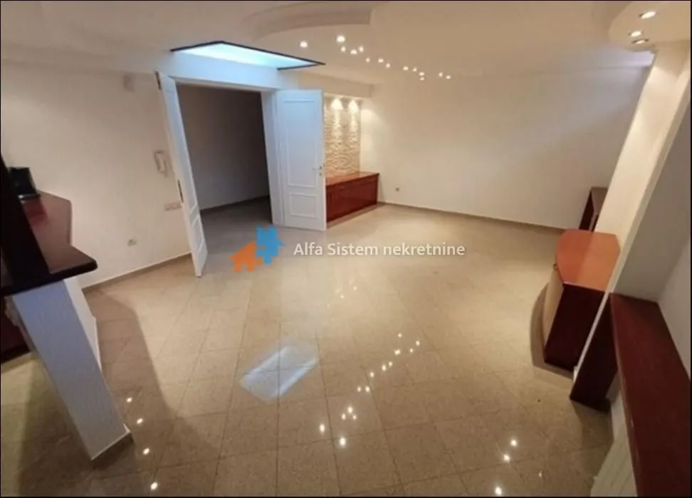 Rent, house, 300m², Voždovac Sve Podlokacije, Beograd
