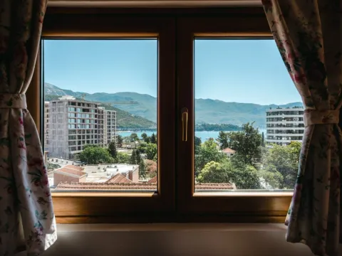 Rent, one bedroom apartment, 47m², Centar, Budva - image 9