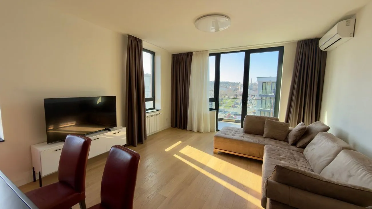 Izdavanje, trosoban stan, 89m², Beograd Na Vodi, Beograd