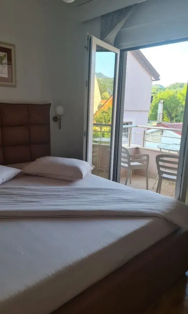 Rent, one bedroom apartment, 48m², Cetinje, Crna Gora