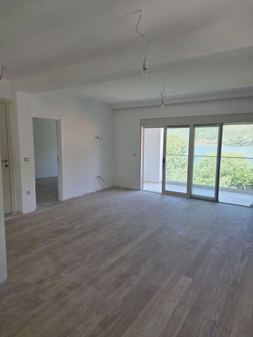 Sale, two bedroom apartment, 85m², Stoliv, Kotor