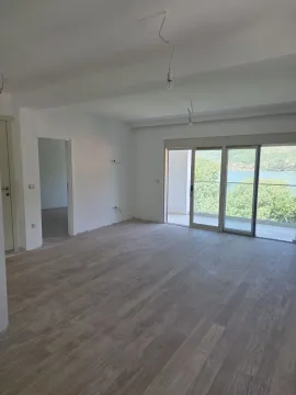 Sale, two bedroom apartment, 85m², Stoliv, Kotor - image 2