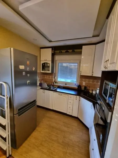 Izdavanje, kuća, 160m², Sremska Kamenica, Petrovaradin
