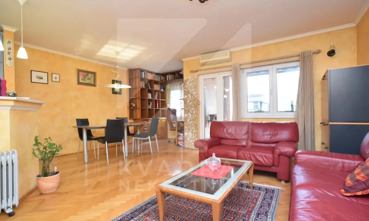 Izdavanje, dvosoban stan, 85m², Preko Morače, Podgorica