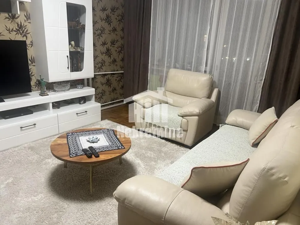 Prodaja, trosoban stan, 77m², Zemun Sve Podlokacije, Beograd