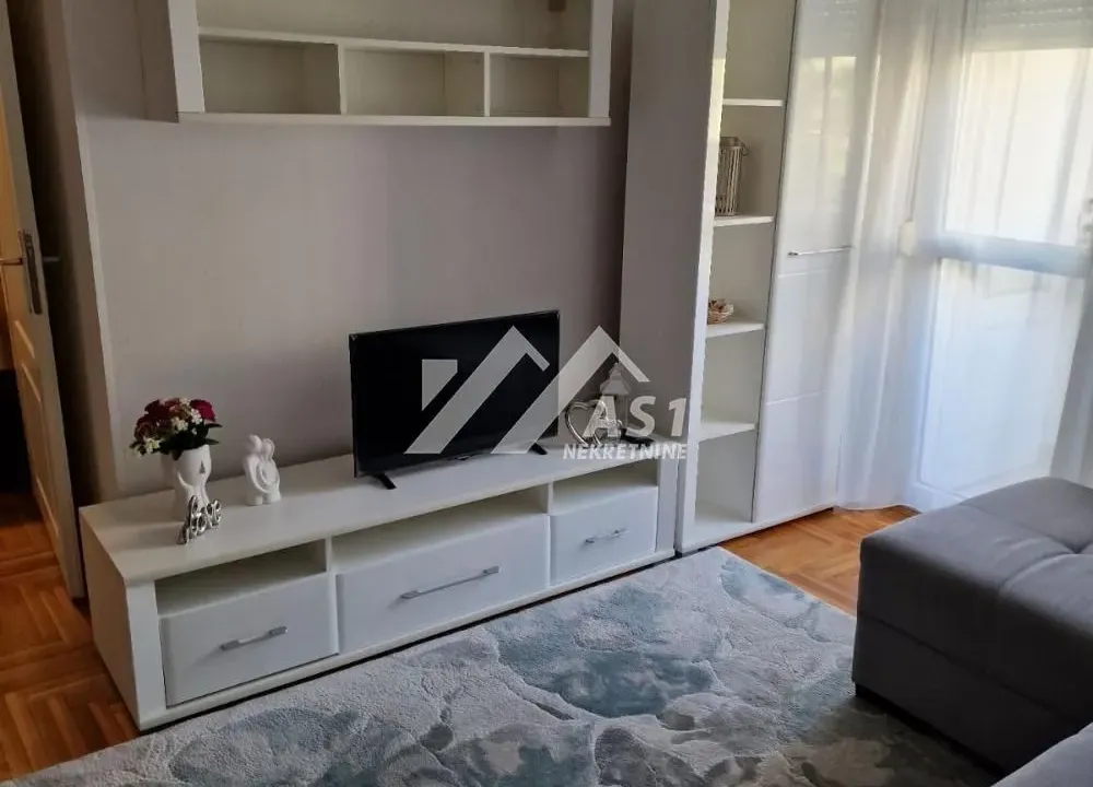 Izdavanje, dvosoban stan, 48m², Podbara, Novi Sad Sve Podlokacije