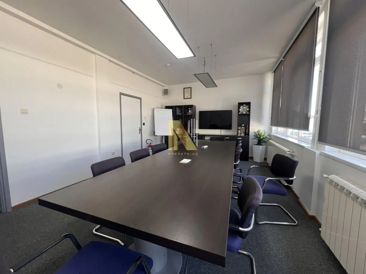 Rent, office space, 200m², Novi Sad, Srbija