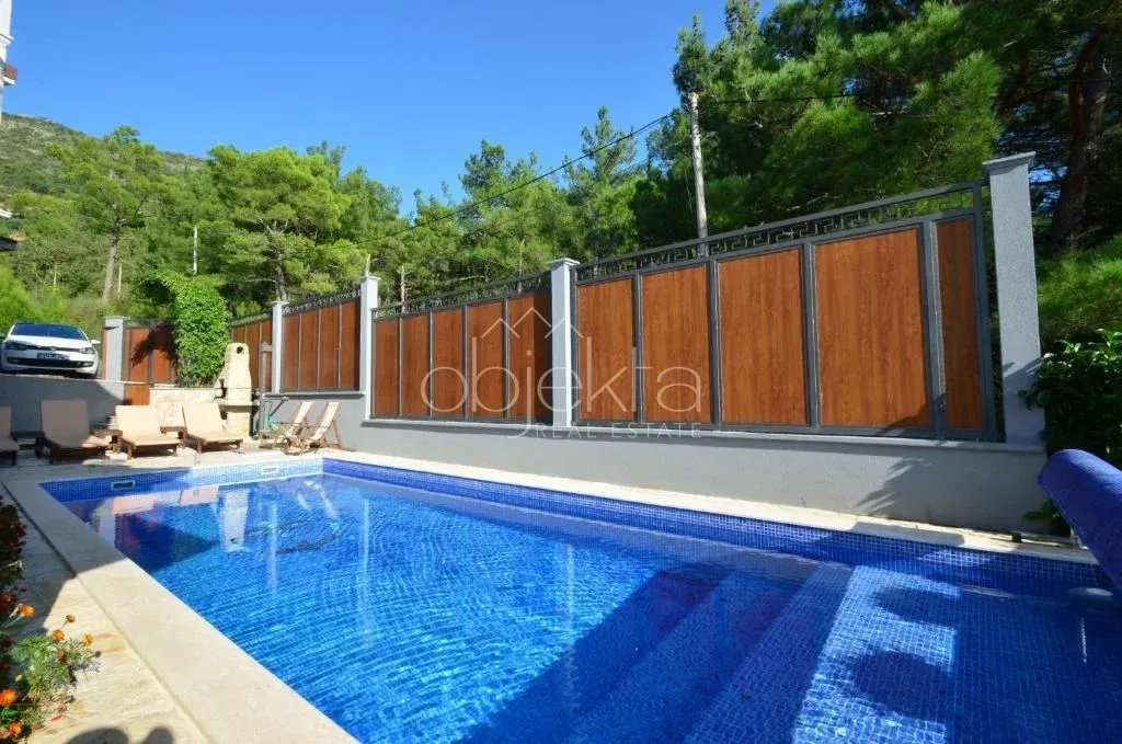 Rent, house, 212m², Kotor, Crna Gora